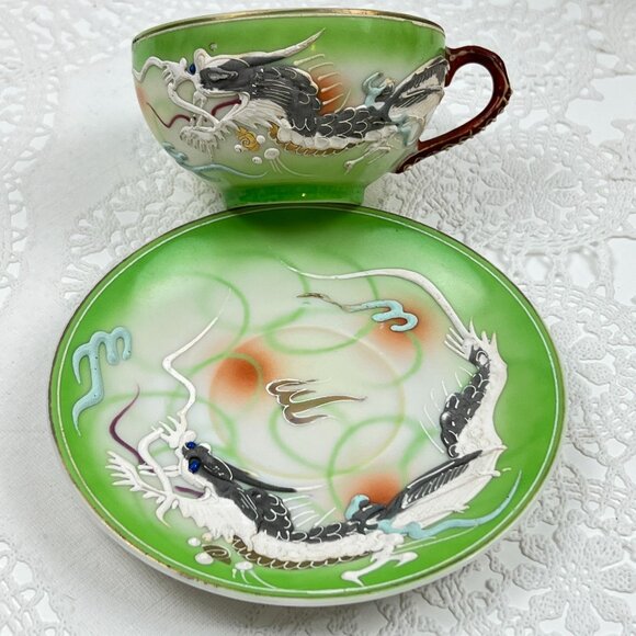 Japanese Dragonware Tea Cup & Saucer Raised Moriage Design Green Geisha Girl - Picture 10 of 10